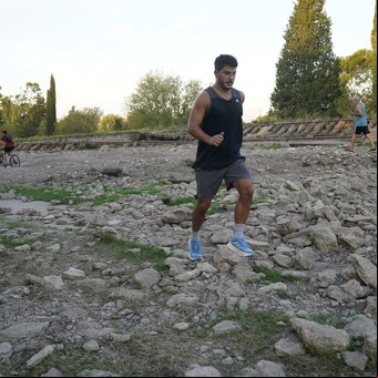 Volver a entrenar entre los escombros y la desolación en Bahía Blanca: "Lo necesito pero no es nada lindo"