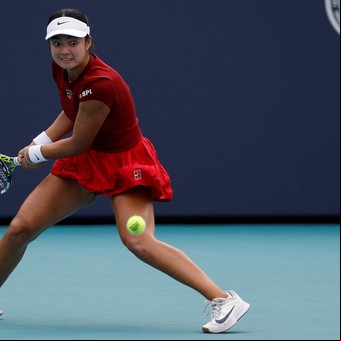 WTA 1000 de Miami: Alexandra Eala, la filipina de 19 años formada en la Academia de Nadal que bajó a la campeona de Australia