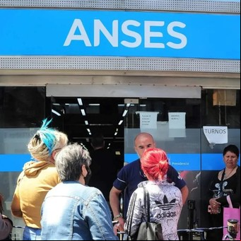 Las jubilaciones suben 2,4% en abril pero el bono de hasta $70.000  continuará congelado