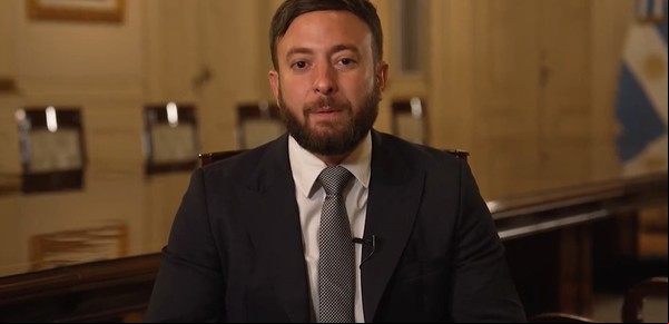 Día de la Memoria: Agustín Laje habló del polémico video que hizo para el Gobierno y acusó al kirchnerismo de vender "la mentira de Néstor y su esposa guerrillera"