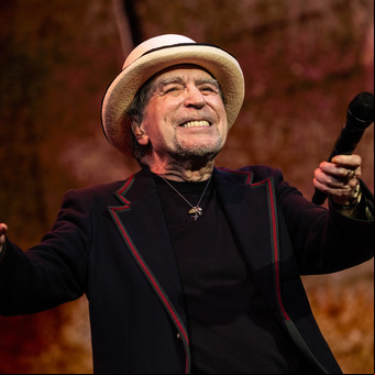 Joaquín Sabina comenzó a despedirse de la Argentina, en un show cargado de hits y lágrimas de ambos lados del escenario