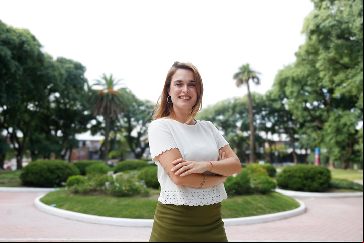 Catalina Riganti: "Hoy me gusta mucho estar sola, elijo estar sola". Foto: Francisco Loureiro.