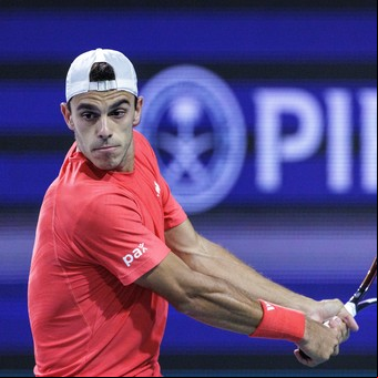 Fran Cerúndolo no aflojó tras la tormenta y completó la paliza a Ruud para meterse en los cuartos de final del Masters 1000 de Miami