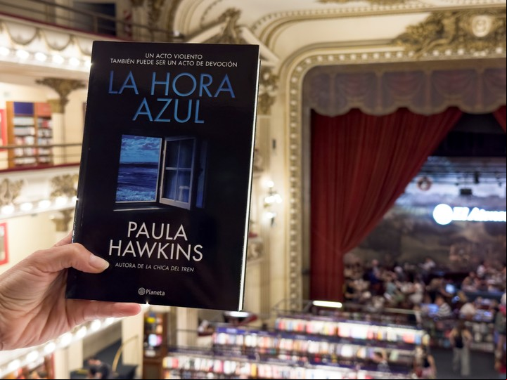 Presentación del libro de Paula Hawkins, La hora azul, en Buenos Aires. Foto: gentileza editorial Planeta.