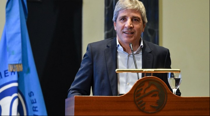 Luis Caputo, en el anuncio de este jueves sobre el FMI. Foto Ministerio de Economía