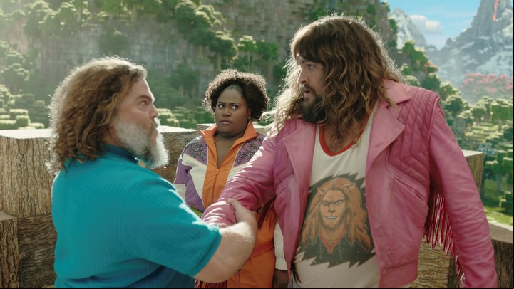 Jack Black y Jason Momoa, ante la atenta mirada de la candidata al Oscar Danielle Brooks. Fotos WB