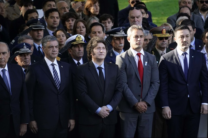Milei junto a Jorge Macri en Plaza San Martín. Foto: Fernando De la Orden.