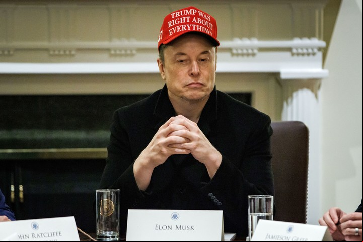Elon Musk en una reunión de gabiente. Foto: EFE