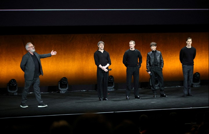 Sam Mendes presenta a sus Fabulosos cuatro: Paul Mescal, Joseph Quinn, Barry Keoghan y Harris Dickinson. Foto Reuters