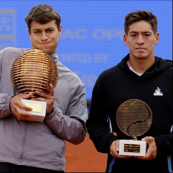 Seba Báez quedó con el festejo atragantado en el ATP 250 de Bucarest, pero Horacio Zeballos celebró en el dobles