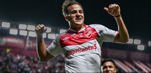 Argentinos aplastó a Defensa y Justicia y quiere pelearle el grupo a Boca