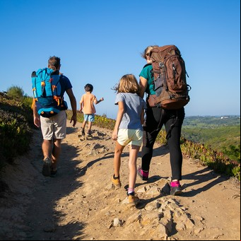 No es Tandil ni Córdoba: el destino serrano con tirolesa, trekking y safaris fotográficos