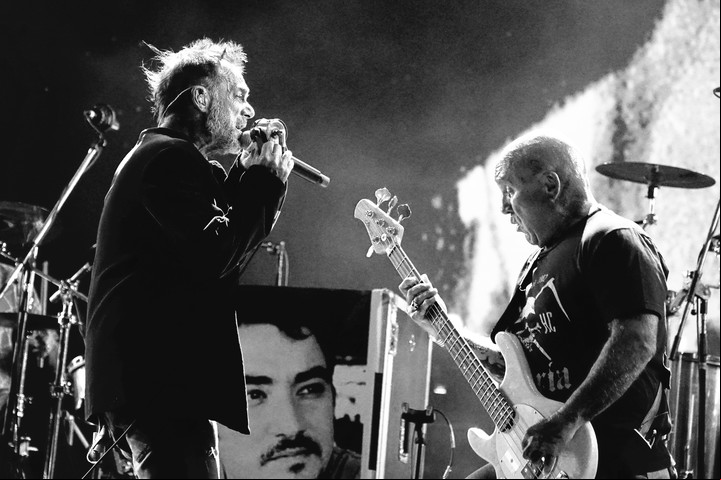 Vicentico y Flavio en el show de Los Fabulosos Cadillacs en el Día 2 del Quilmes Rock. Foto Martin Bonetto