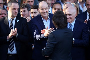"Pendiente urgente": El Gobierno facilita los procesos para la desalcoholización del vino y Sturzenegger explicó la medida