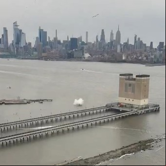 Se estrelló un helicóptero en el río Hudson frente a Manhattan: hay seis muertos