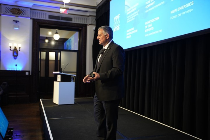 Horacio Marín, presidente y CEO de YPF, en el 'Investor Day' en Nueva York. Foto: Marcos Cullen