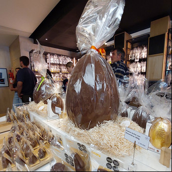 Pascuas 2025: huevos de chocolate de medio millón de pesos, las razones de la suba de precios y un cambio en la tradición familiar