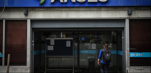 Aumentan las jubilaciones en mayo 2025: cuánto cobrarán los de la mínima con el ajuste del mes y el bono de $ 70.000
