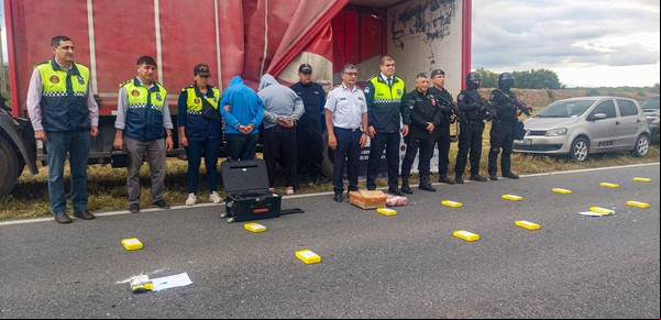 La "marca del delfín": en un control en una ruta encuentran cocaína y lo vinculan a un cartel boliviano