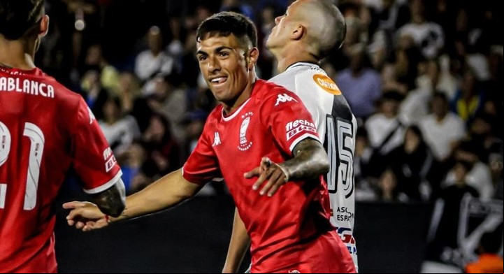 Matías Tissera arribó a Huracán este año, proveniente del fútbol búlgaro, y convirtió dos goles con la camiseta del Globo.