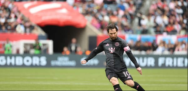 Messi pegó dos zapatazos en el travesaño, pero Inter Miami no pudo con Chicago Fire y perdió la punta en la MLS