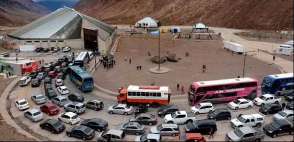 Éxodo de Semana Santa: un sorpresivo paro de personal de Aduana complicará a los que viajen a Chile