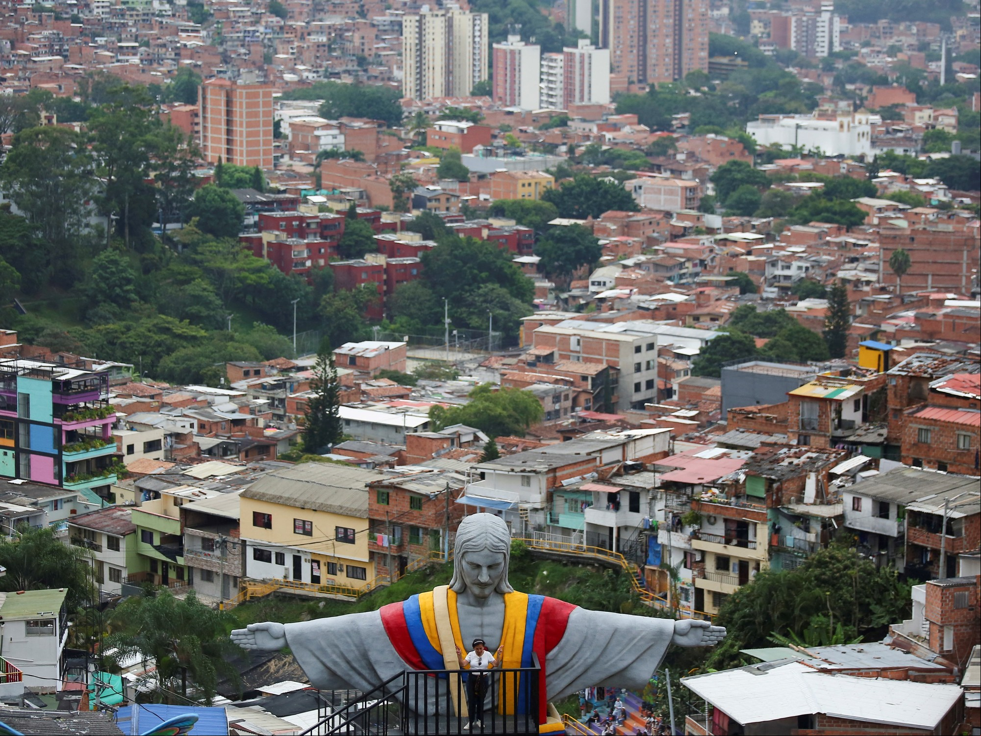 La Comuna 13 de Medellín, actual símbolo de transformación urbana. Foto: REUTERS/Juan Duque.