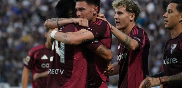 River se reencontró con el gol en La Plata: le metió tres a Gimnasia y se clasificó a octavos