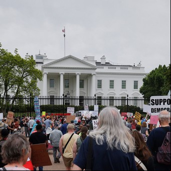 Otro sábado de marchas contra Donald Trump en Washington, Nueva York y otras ciudades de Estados Unidos