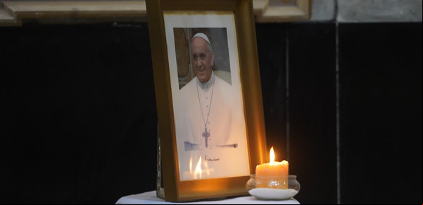 Flores, el barrio de Bergoglio antes de ser Francisco y el recuerdo desde la basílica en la que descubrió su vocación religiosa