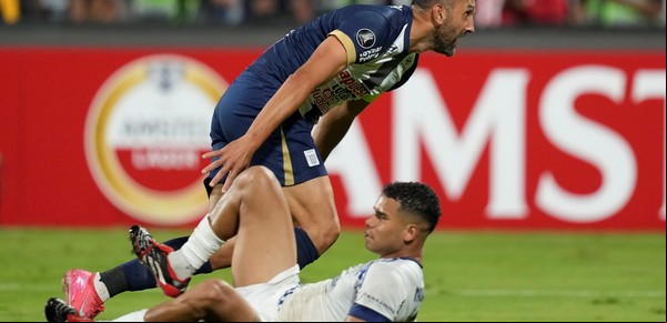 Alianza Lima le dio otro golpe a Talleres con los 'viejitos piolas': Guerrero y Barcos, de 41 años, hacen soñar a Gorosito en la Copa Libertadores