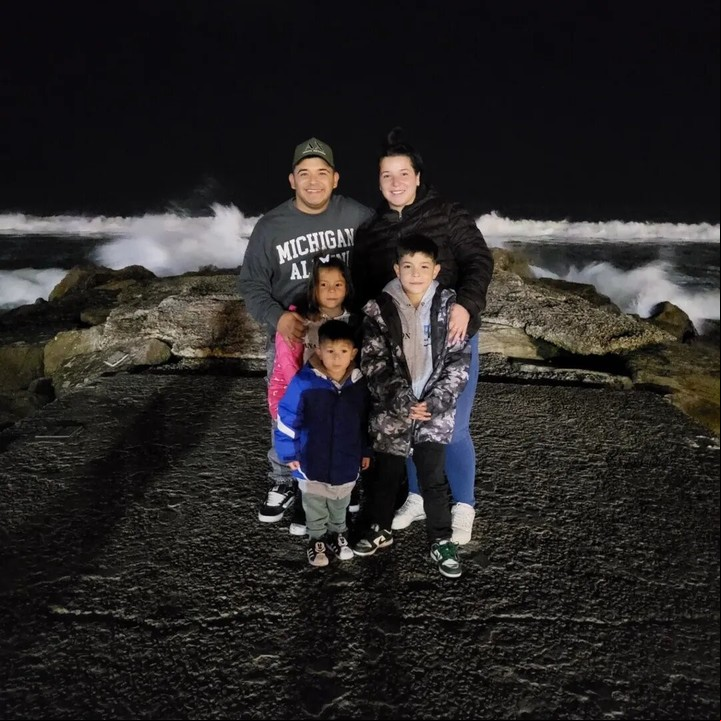 La felicidad de Brian Alberto por llevar a sus hijos a conocer el mar. Foto: Instagram