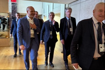 Caputo habló ante inversionistas en Washington: dólar, reformas estructurales y el préstamo que ofreció EE.UU.