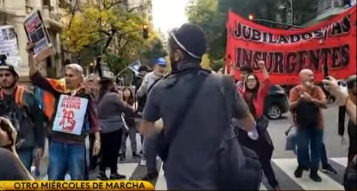 Tensión en la marcha de los jubilados.
