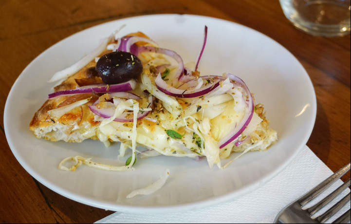 La fugazza de Picsa, primer plato del tour gourmet premiado. Foto Fernando de la Orden 