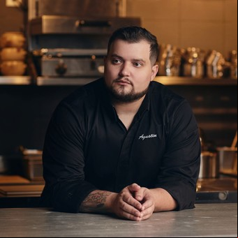 El chef argentino que emigró a Hong Kong y ganó la estrella Michelin cinco años seguidos: "No soy hijo de millonarios"