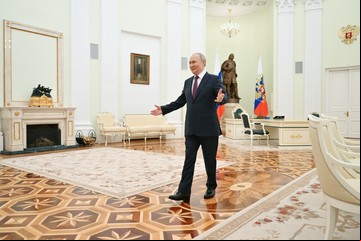 Vladimir Putin prepara su gran desfile militar mientras sus fuerzas bombardean Ucrania dos días antes de una tregua unilateral