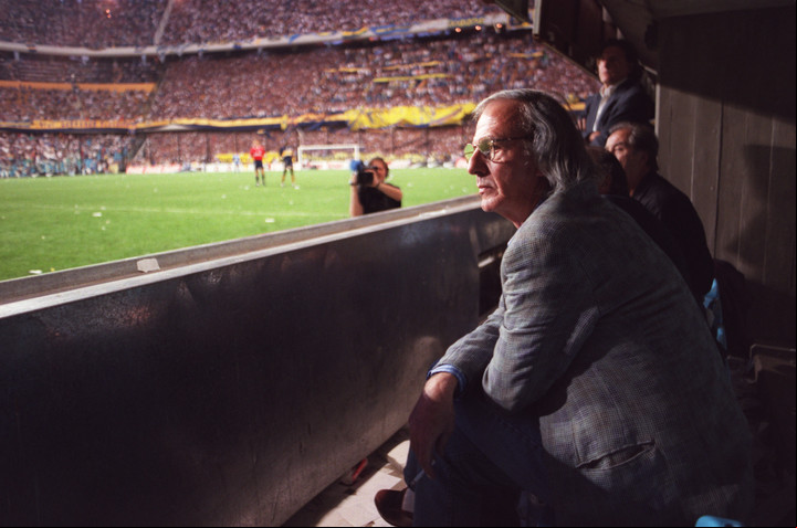 Menotti en la Bombonera pero ya como entrenador de Independiente.