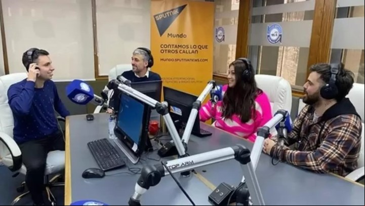 La radio rusa Sputnik comenzó a operar en la Argentina en septiembre de 2024, en los estudios de FM Concepto 95.5.