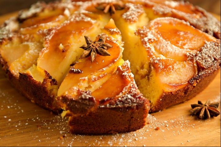 Torta invertida de peras. Foto: Shutterstock.