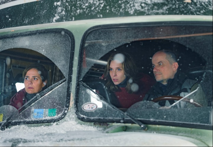 Andrea Pietra, Carla Peterson y Marcelo Subiotto, parte del notable elenco que acompaña a Darín.