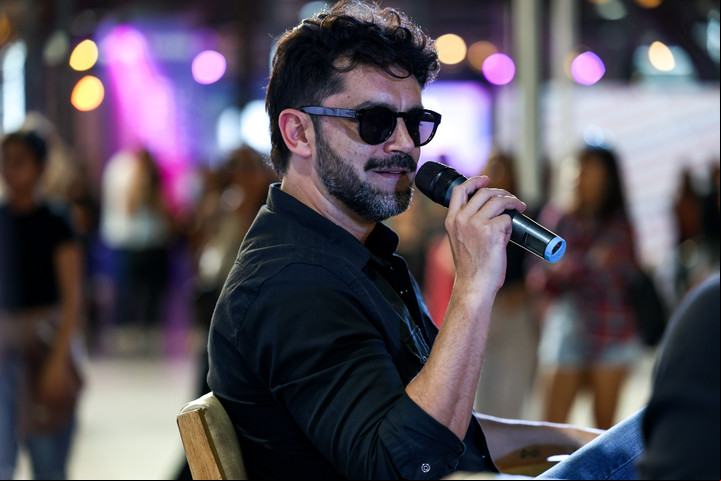 Gonzalo Heredia presentó su novela en el espacio cultural Clarín /Ñ de la 49° Feria internacional del libro en Buenos Aires. Foto: Cristina Sille.
