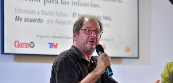 Martín Kohan presentó su primera novela infantil en el espacio cultural Clarín / Ñ