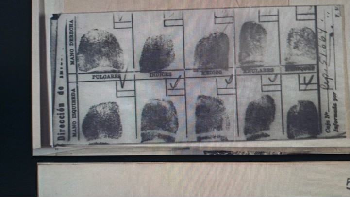 Huellas digitales de Mengele quien huyó de Argentina a Brasil, donde murió en 1979.