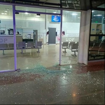 El misterioso ataque al Hospital de José C. Paz: dos tiros, una moto y la pista de una cámara de seguridad