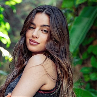 Quién es Noa Kirel, la estrella pop más famosa de Israel que se encuentra en la Argentina grabando una ficción
