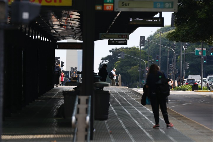 Metrobús de Av. 9 Julio durante el paro colectivos convocado por la UTA.Foto Francisco Loureiro