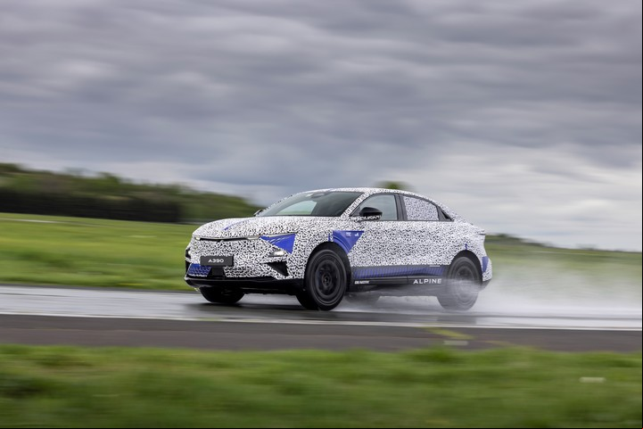 Un prototipo del Alpine A390 probando en Francia.