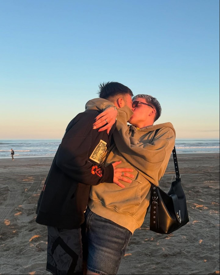 Juan Otero presentó a Mateo, su novio, en redes tras su viaje a Pinamar. | Foto: Instagram