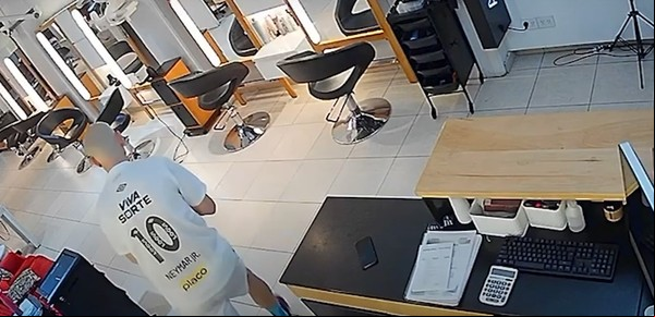 El violento ladrón que arrastró del pelo a una mujer en Palermo y cayó por salir a robar con una camiseta de Neymar